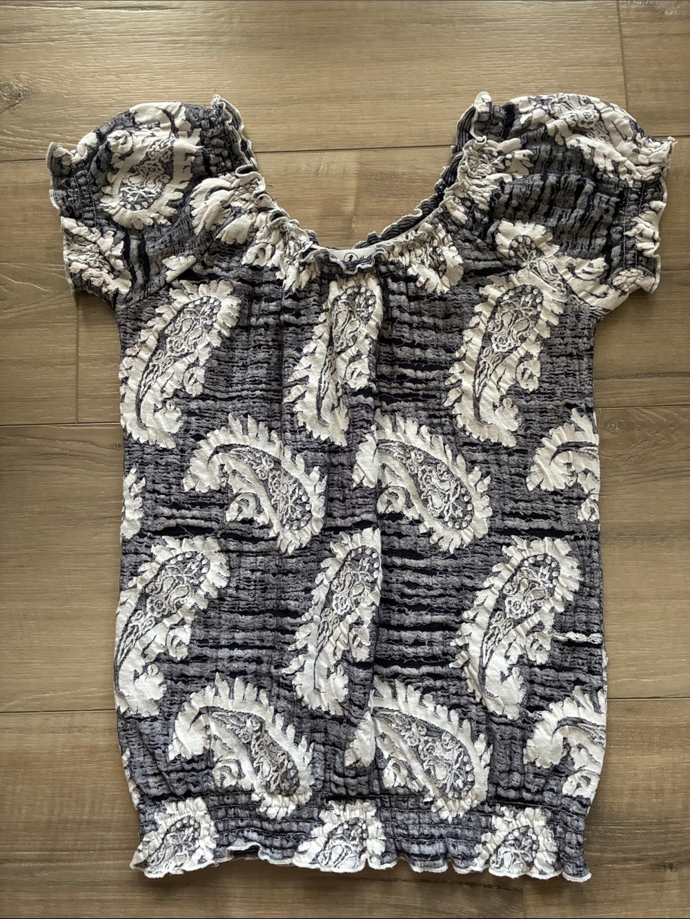 Once Again Smocked Paisley Women’s Top - White & Gray Size S
